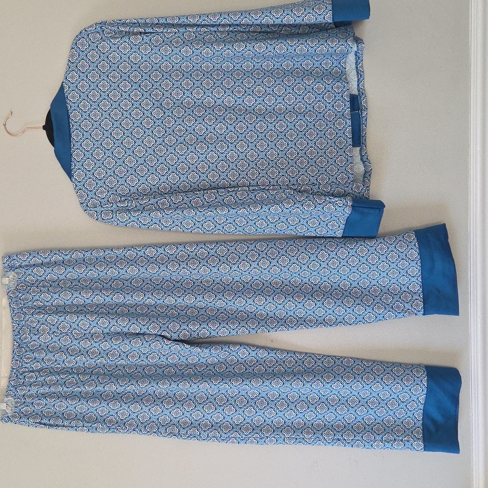 2 Piece Pajama Set (M) - Picture 6 of 6